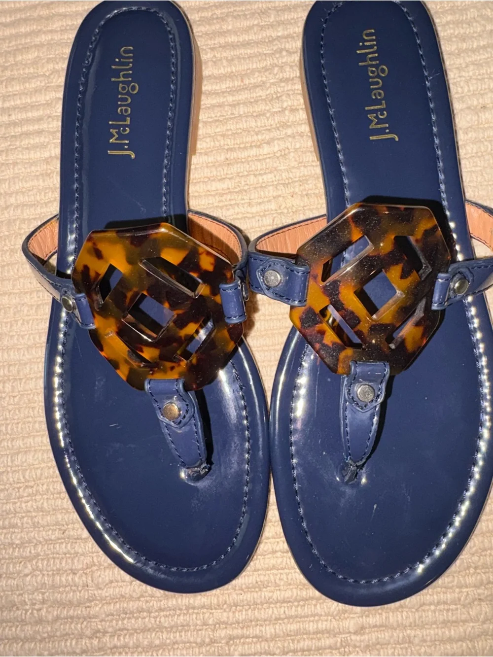 J. McLaughlin Navy Patent Sandals with Tortoise-Link Accent size 8